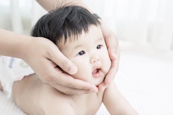 Bỉm quần hay bỉm dán