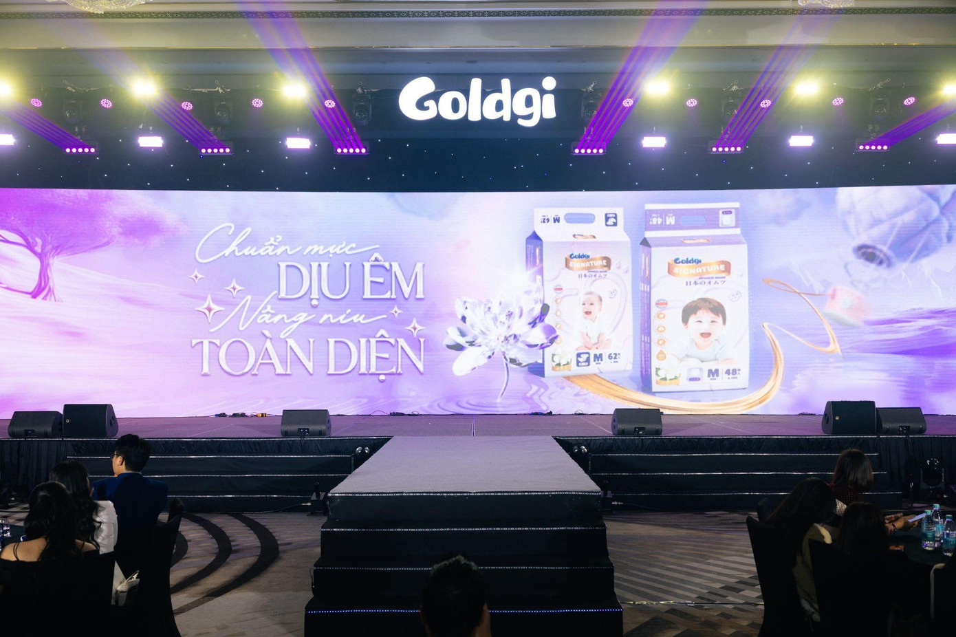 Goldgi SIGNATURE trở thành chuẩn mực của sự dịu êm giúp nâng niu và bảo vệ toàn diện.